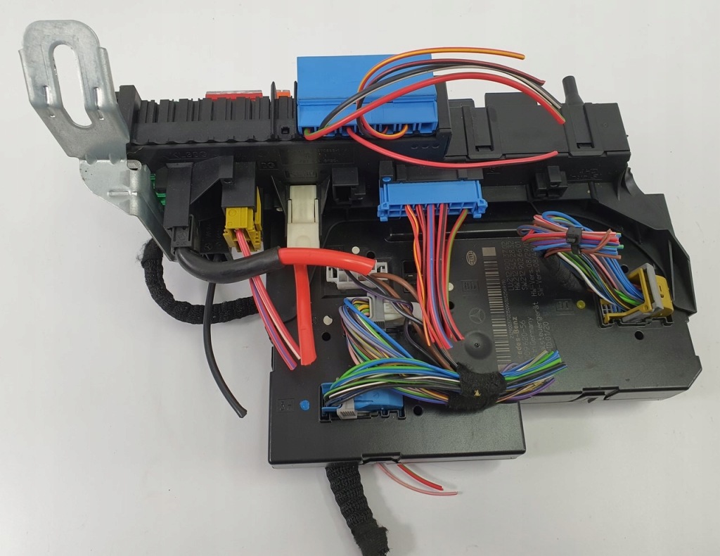 Купити Коробка модуль sam mercedes w207 2129003702