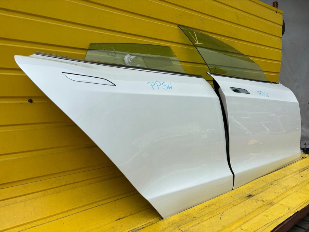 Tesla model s рестайлинг  дверь перед задняя правое  ppsw Доставка