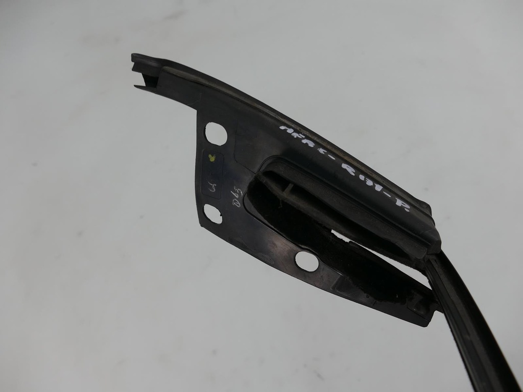 фото №4, Mercedes slk r171 прокладка стекло правая