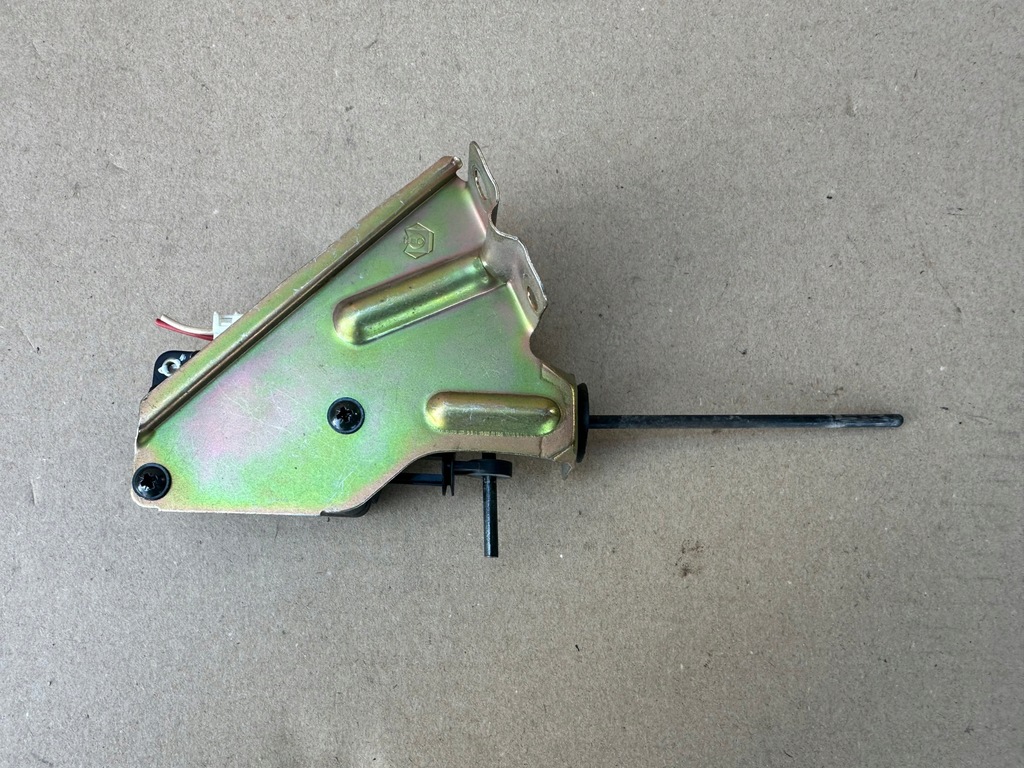 фото №5, Peugeot 607 привод крышка заливной топлива