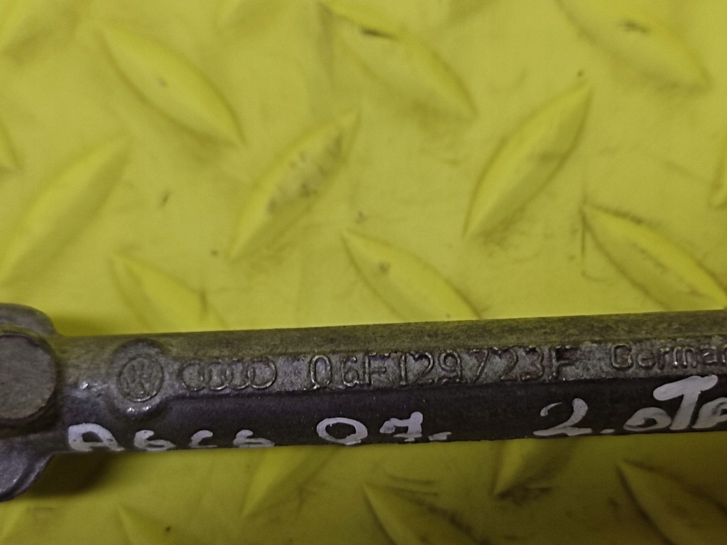 фото №5, Audi a6 c6 2.0 fsi кронштейн колектор 06f129723f