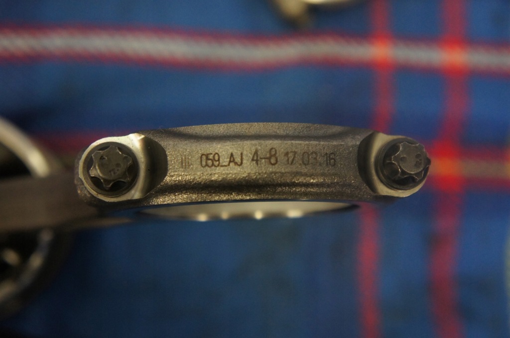 фото №8, Поршні + шатуни audi a6 4g0 3,0 320-326ps 059aj