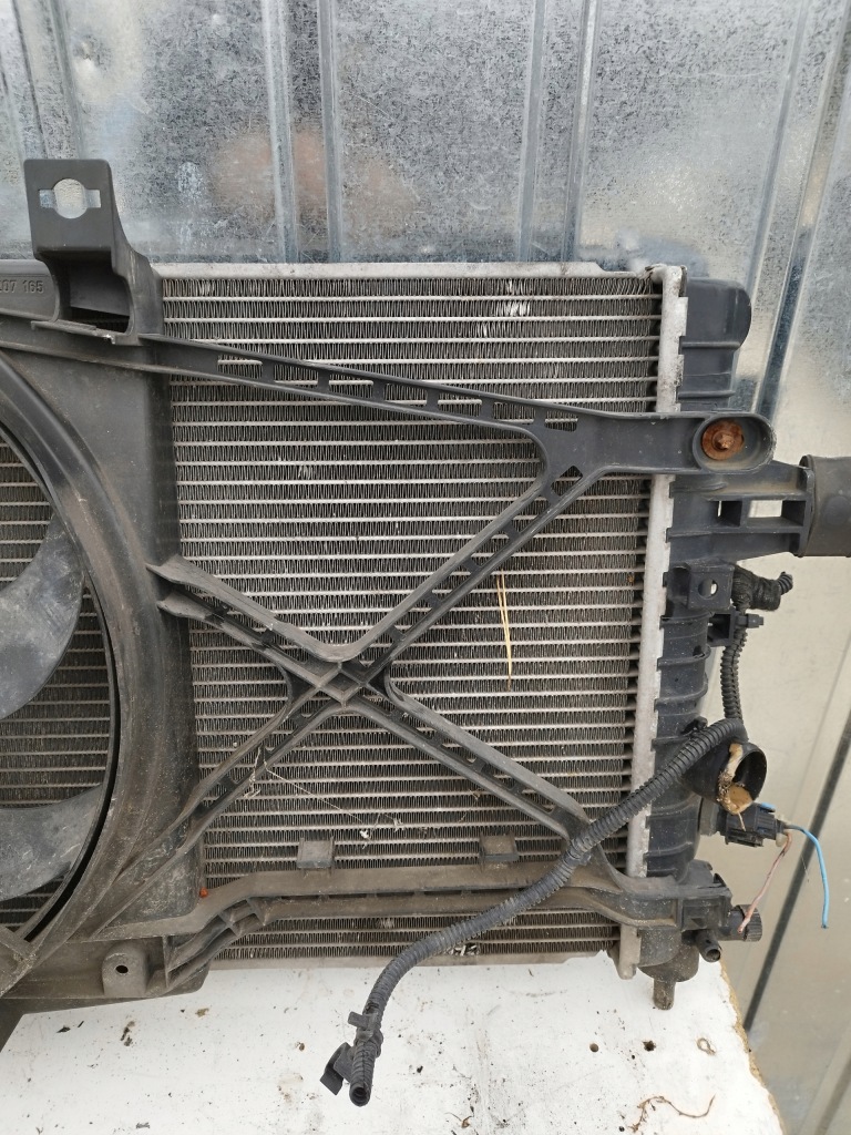 Радиатор воды + вентилятор opel astra h 3 zafira b 1.8 бензин с Разборки