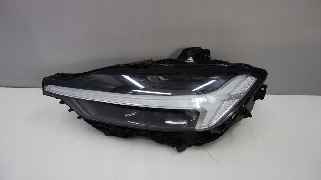 фото №1, Volvo xc60 ii лампа передня ліва europa