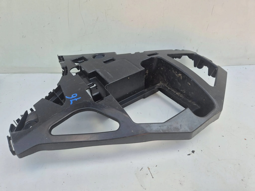 фото №6, Bmw 2 f46 2016 элементы крепёжные