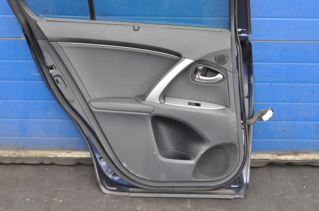 фото №8, Toyota avensis t27 двері лівий задня ліва задні sedan