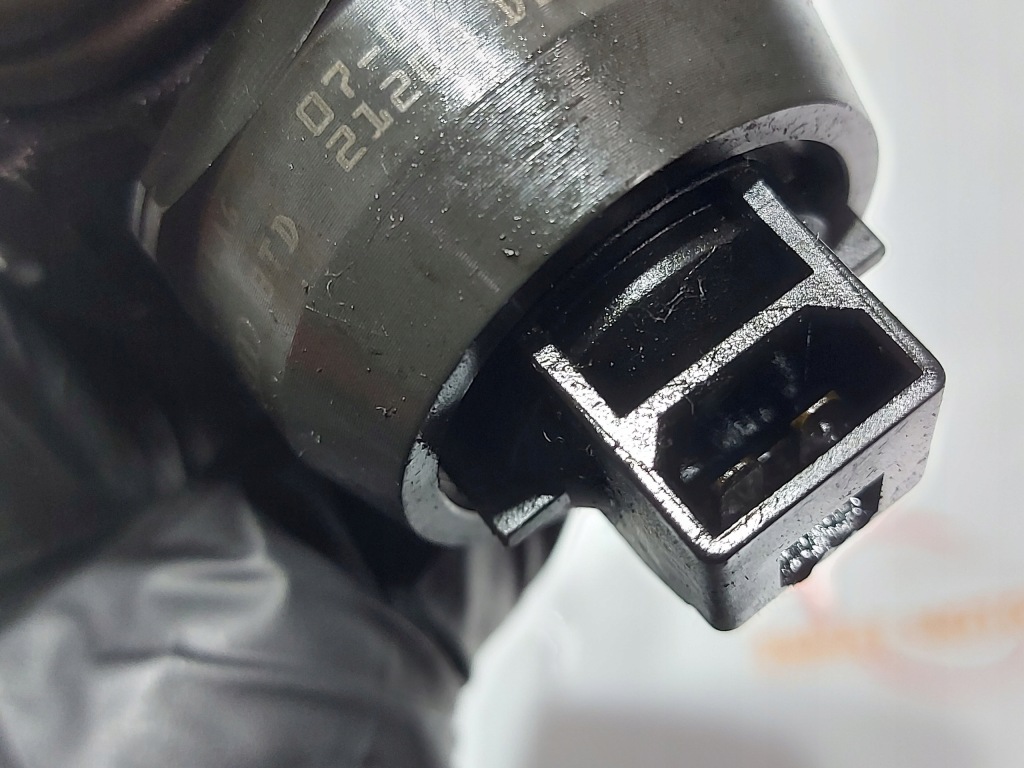 Vw skoda seat audi 1.9 tdi насос-форсунка 038130073ag Зі Шроту