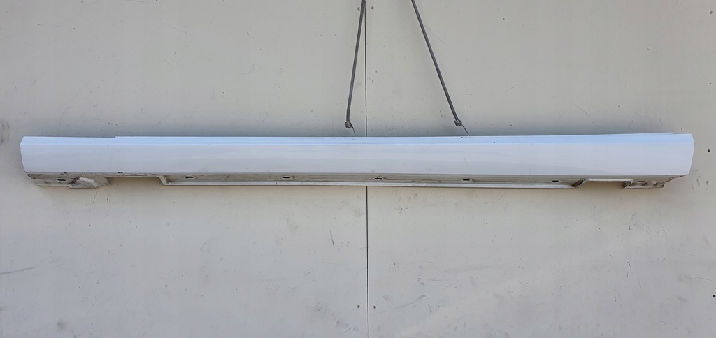 фото №1, Молдинг порог левая порог mercedes w212 e-klasa