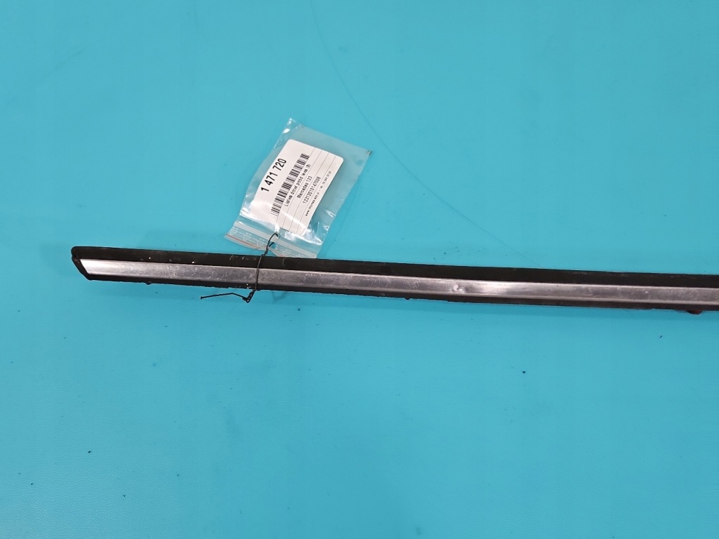 фото №4, Молдинг дверь перед левая mercedes 123