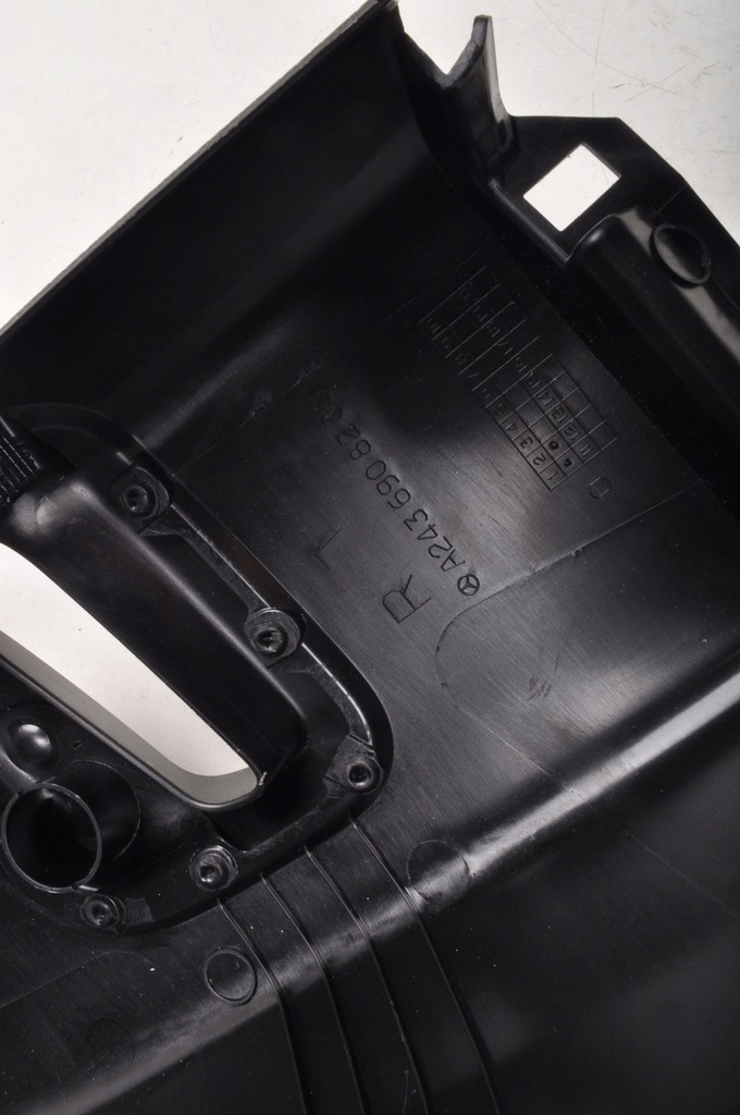 фото №6, Mercedes eqb x243 захист стійка пластик 23r a2436908200 права