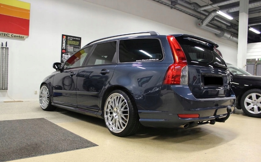 фото №1, Volvo v50 козирок спойлер