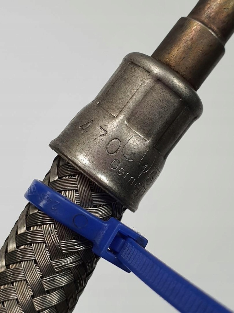 Шланг пального mercedes sl r230 amg a2304701675 в Україні