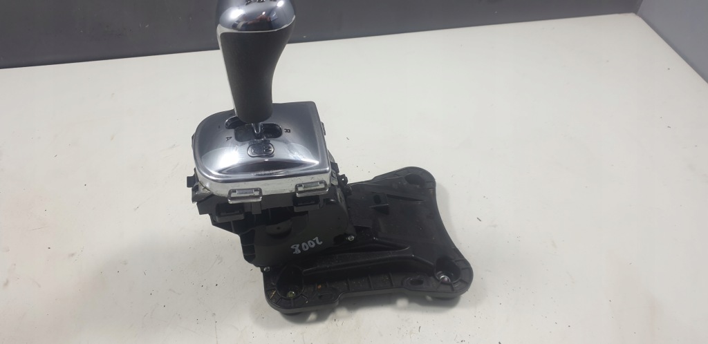 фото №1, Ручка передач домкрат peugeot 2008 2014r 9681692380