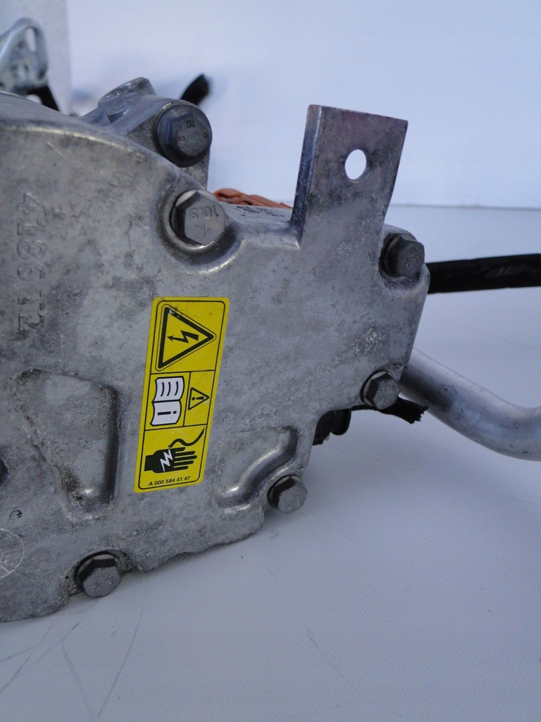 фото №11, Mercedes vito v eqv 447 sprinter 910 компрессор насос кондиционера гибрид