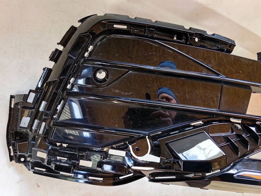 фото №11, Vw tiguan ii lift r-line- решётка нижняя бампера перед