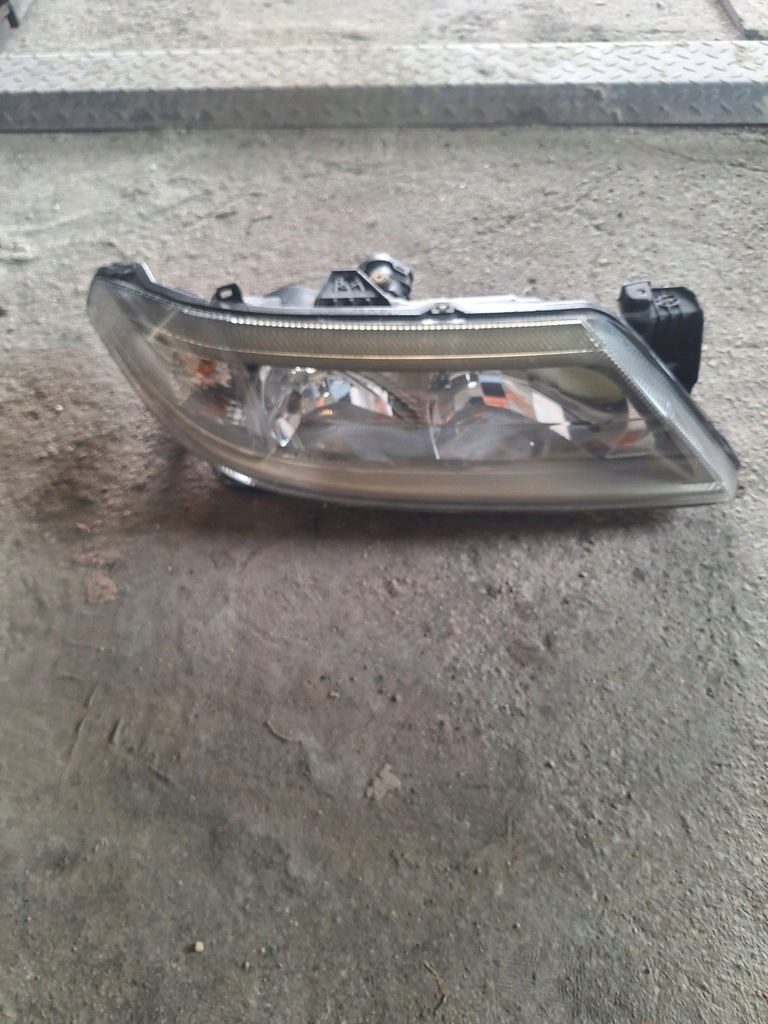 фото №1, Лампа права перед 8200002847 renault laguna ii