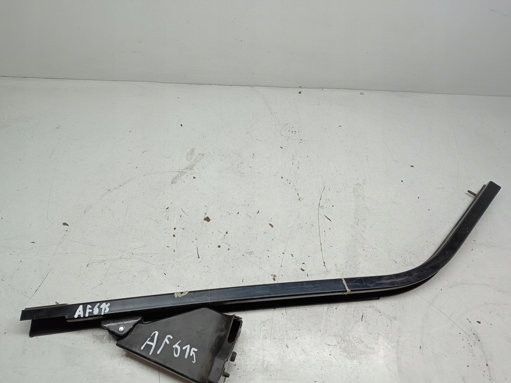 фото №1, Напрямна przesuwnica двері праве lancia phedra