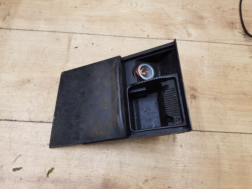 фото №1, Попільничка vw golf iv