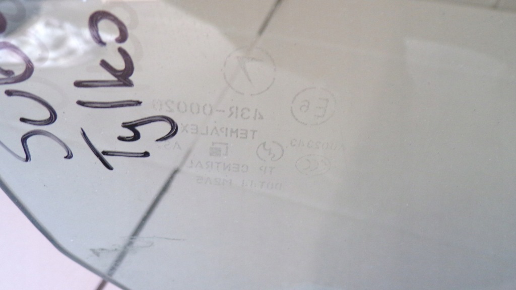 Subaru impreza 2 2 скло двері правий перед pasuje tylko до універсал Зі Шроту