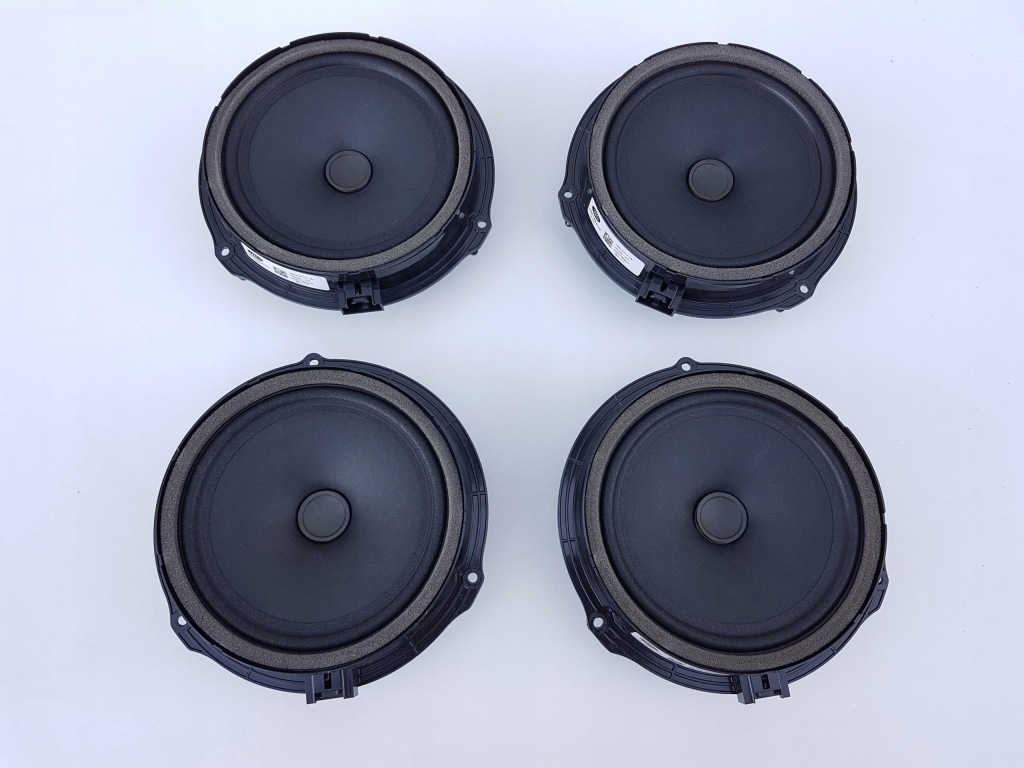 Купити Динамік двері праві задній jaguar e-pace x540 17-20