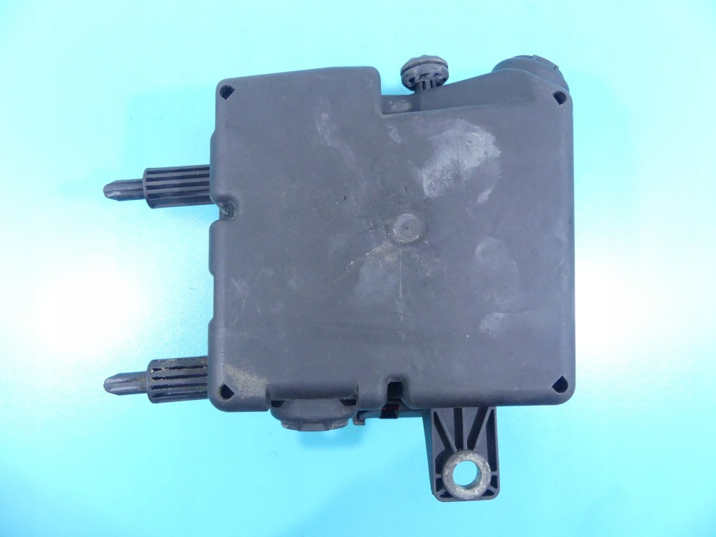 фото №9, Корпус запобіжників renault latitude 2.0 dci