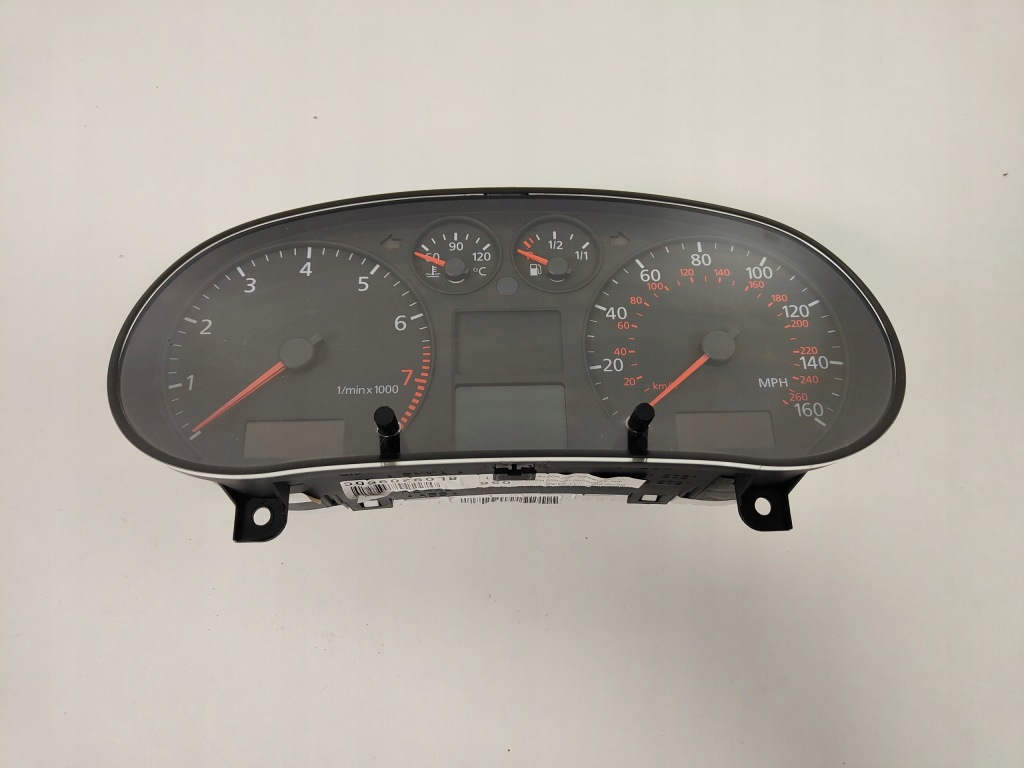 фото №1, Audi a3 бензин счетчик приборы спидометр 8l0920950c