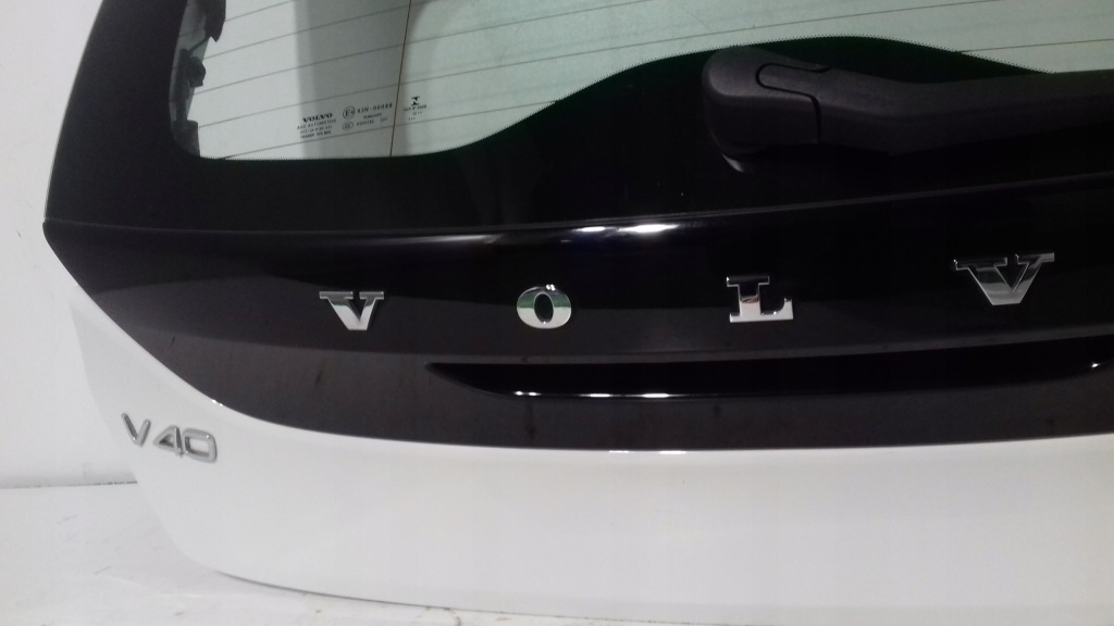 фото №7, Volvo v40 задняя крышка багажника 2012 rok белый