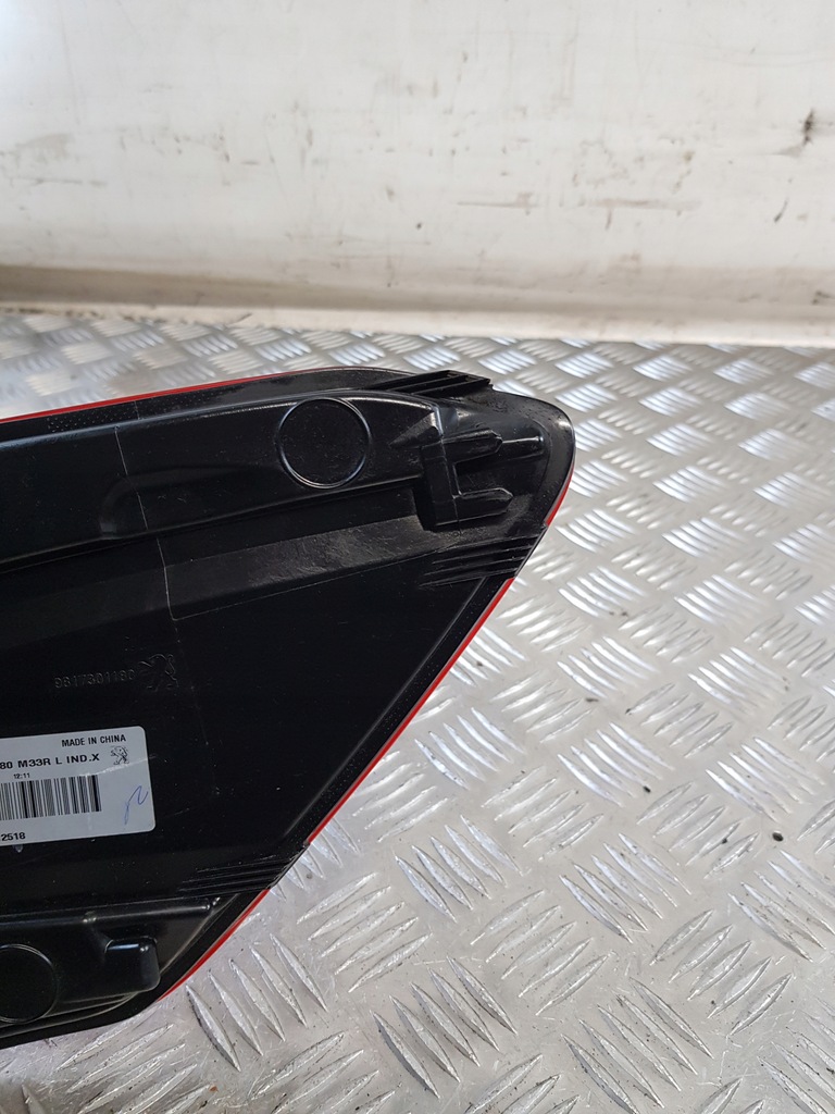 фото №9, Лампа левая задняя оригинальный номер 9817301180 peugeot 301 lift 18r- europa