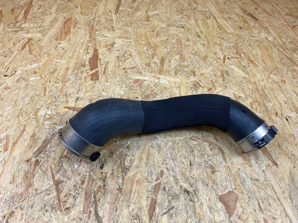 фото №1, Пабтрубок  труба шланг воздуха интеркулер bmw f39 f45 f48 f55 f56 7637197