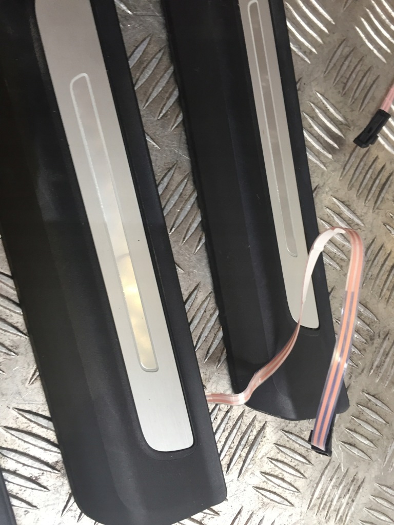 фото №10, Audi q8 накладки накладки пороговые s-line комплект подсвечиваемые