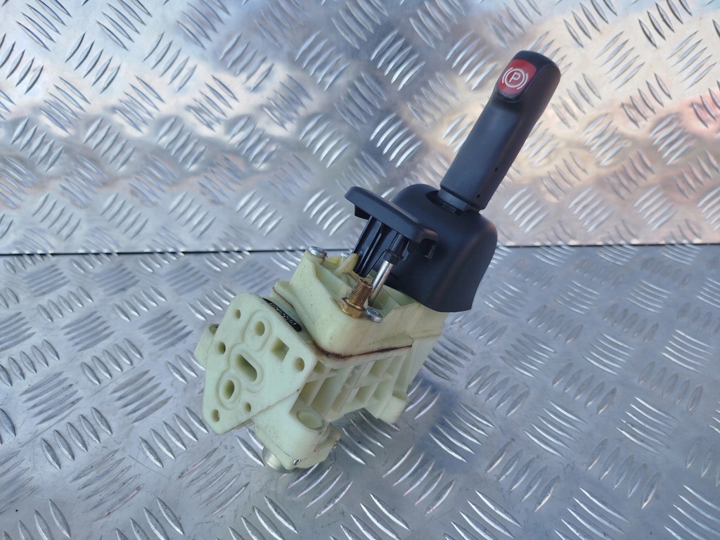 фото №1, Рычаг рычаг тормоза ручного ze zbijakiem scania r