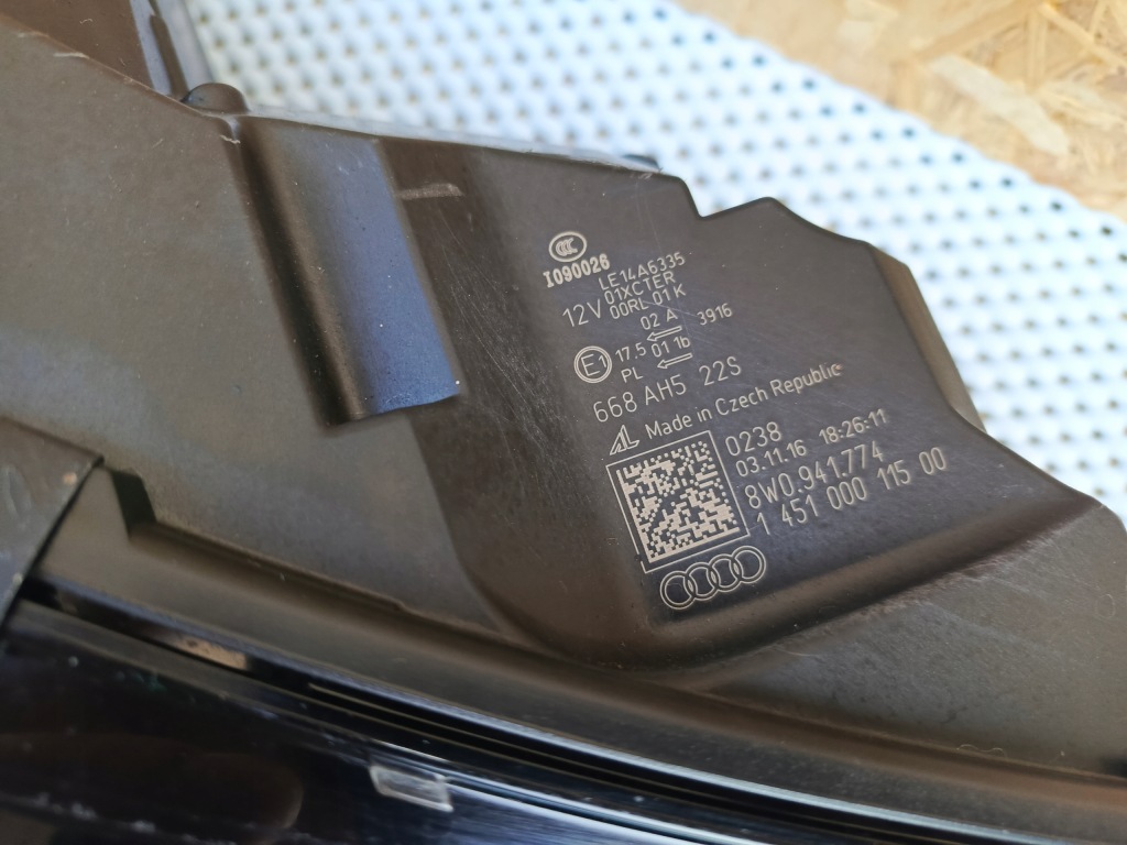 Фара перед правый  audi a4 full led 8w0.941.774 в Украине