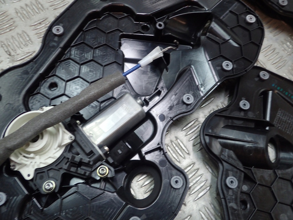 фото №6, Audi a8 s8 4h lift доводчики доводчик soft close