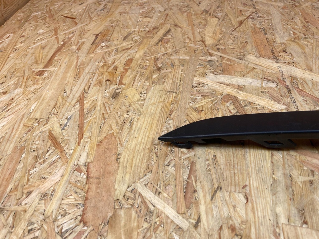 Молдинг накладка заглушка бампера перед права rr evoque l551 k8d2-15a245-ab Недорого