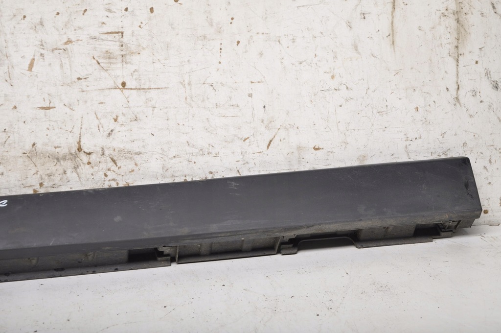 фото №8, Jaguar f-pace x761 накладка порог правая hk83-101d56-b