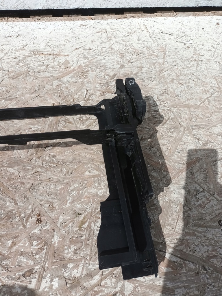 фото №7, Bmw f07 f10 основание кронштейн радиатора 7804617