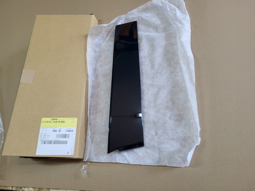 фото №5, Mazda cx-60 cx 60 молдинг na двері передні перед ліва частина задня