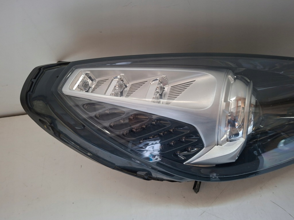 Лампа перед права ferrari california Доставка