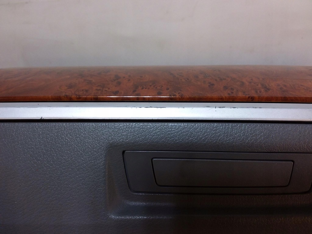 фото №10, Chrysler town country v бардачок пасажира панелі