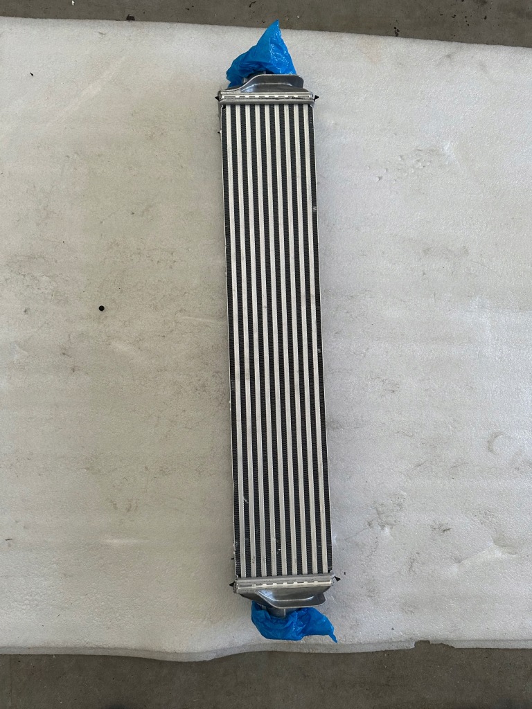 фото №1, Audi q5 радиатор интеркулер 8w0145805ab...