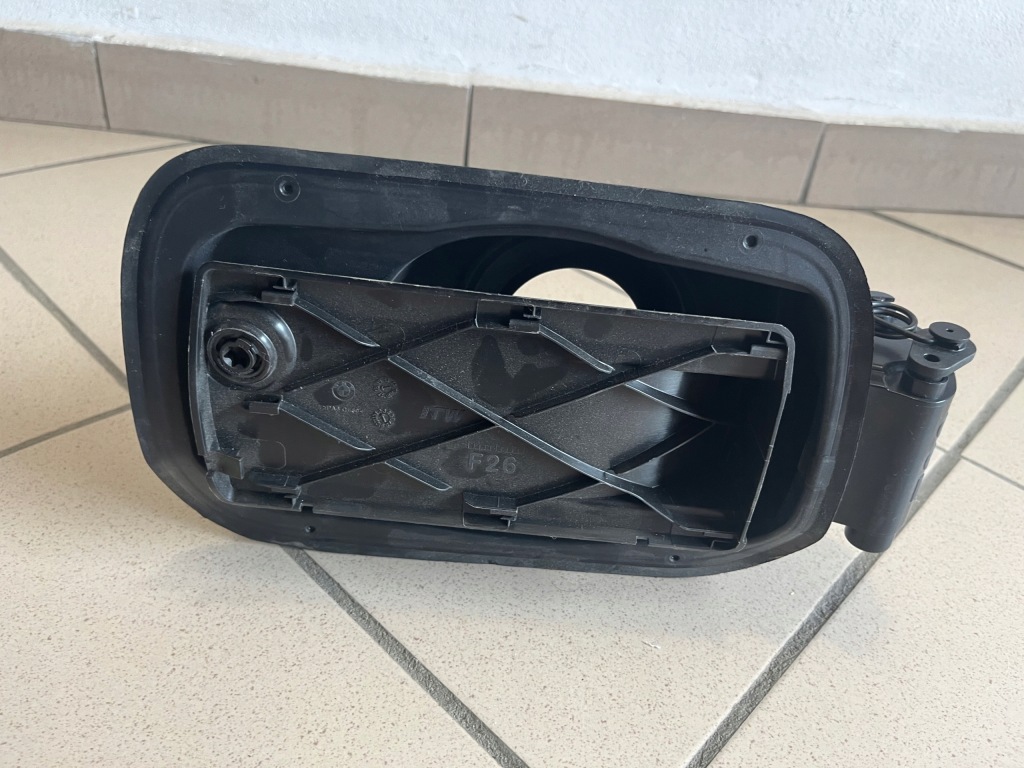 Заглушка заливной топлива bmw f26 f-26 в Украине