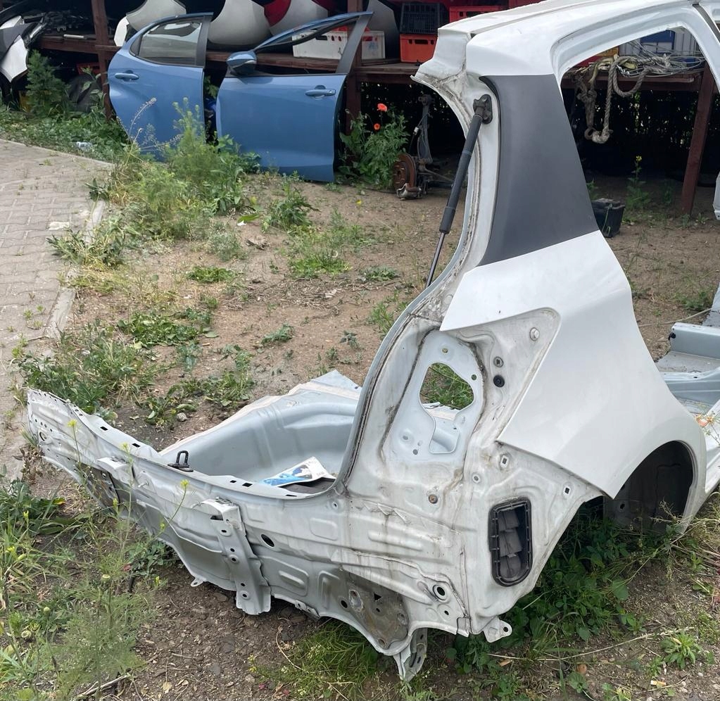 фото №1, Toyota yaris iii четверть задняя правая+ pas задний