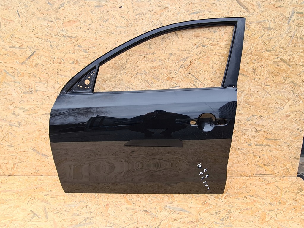 фото №1, Hyundai i30 i 1 07-12 дверь передние левая перед