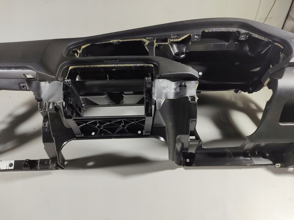 фото №14, Volvo v40 12r- панель приладів консоль uk