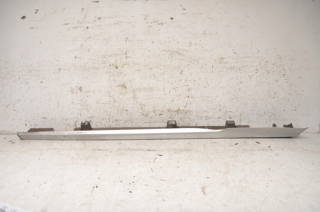 фото №2, Ford fiesta mk8 накладка порог левая