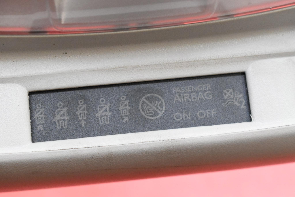 фото №9, Лампа освітлення салону перед 9811856677 citreon c3 iii lift 20-21