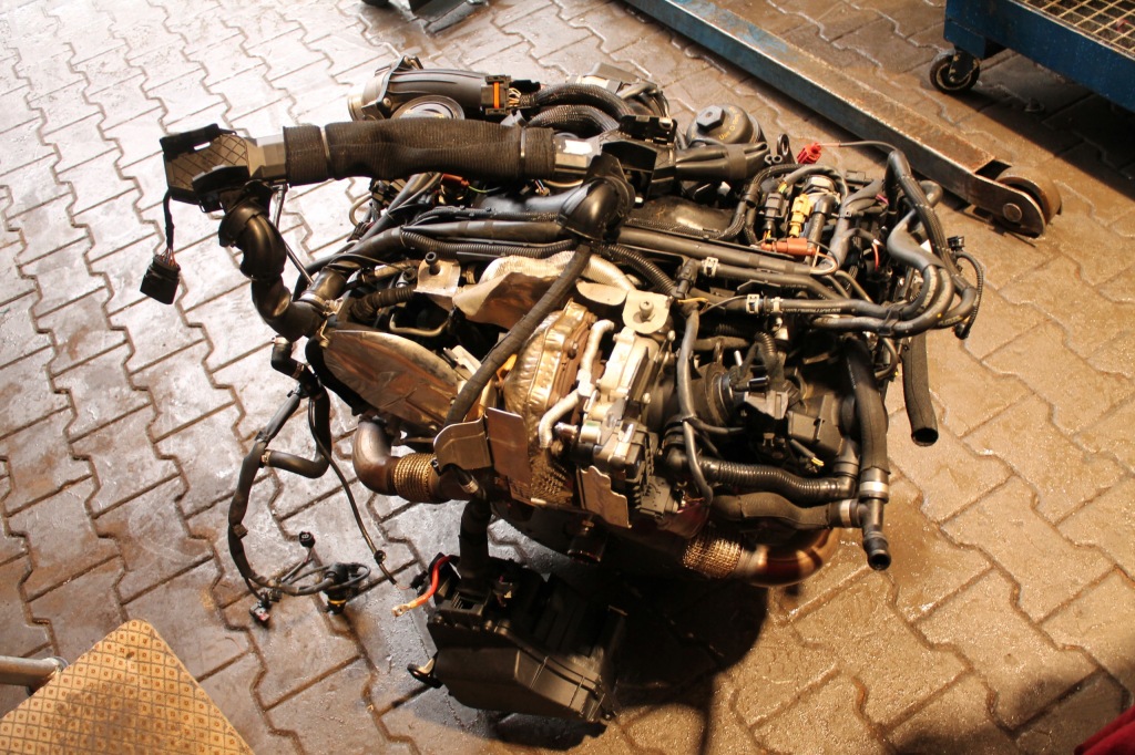 Двигун комплектний  audi a8 3,0 tdi ctb 60 tyskm Недорого