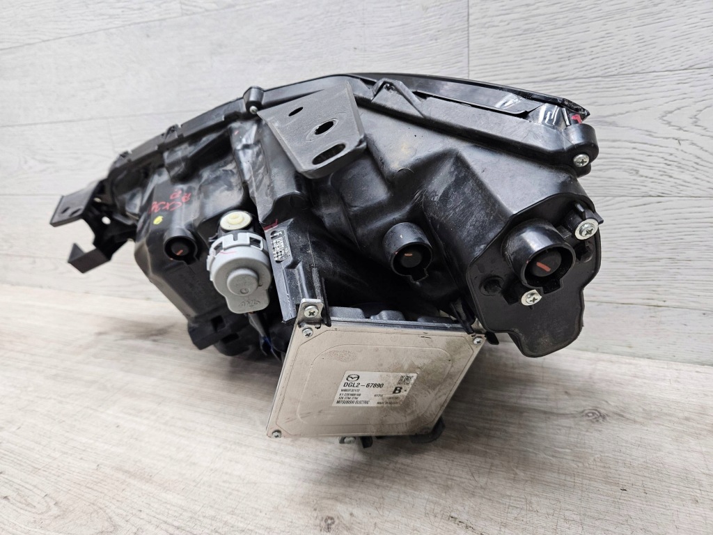 Купити Фара перед сторона права mazda cx-30 dgj151030