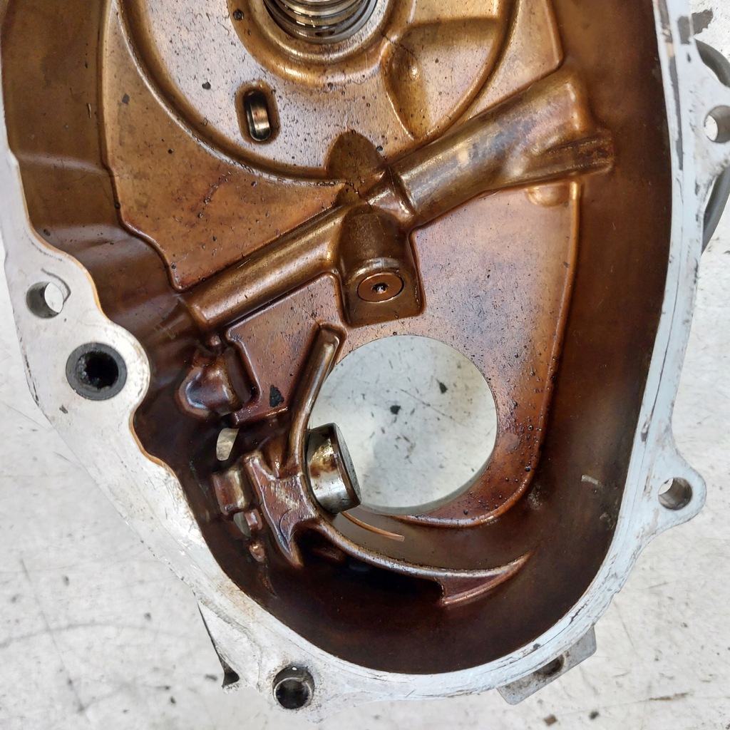 фото №12, Audi a4 b6 2,0fsi корпус насоса вакуум 06d103530k