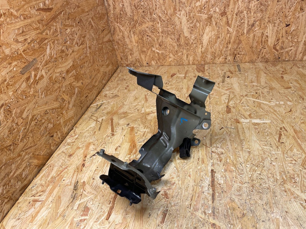 фото №8, Кронштейн кронштейн крила перед лівий audi q8 4m0821161b 4m8821131